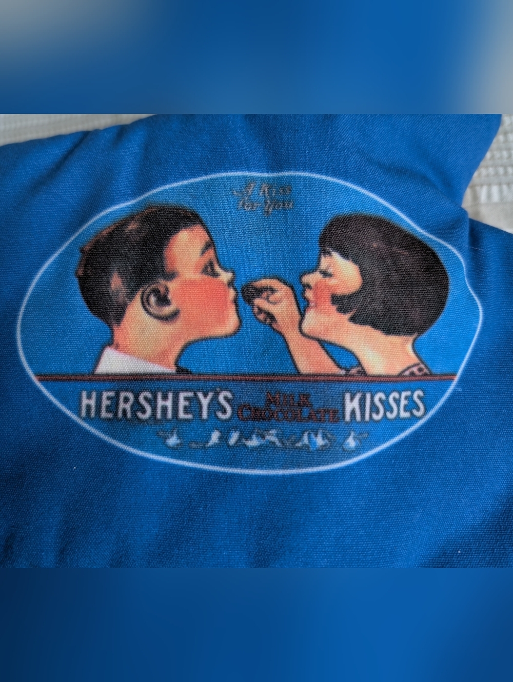 Vintage Hershey's Kisses Milk Chocolate A Kiss For You Graphic Blue Oven Mitt